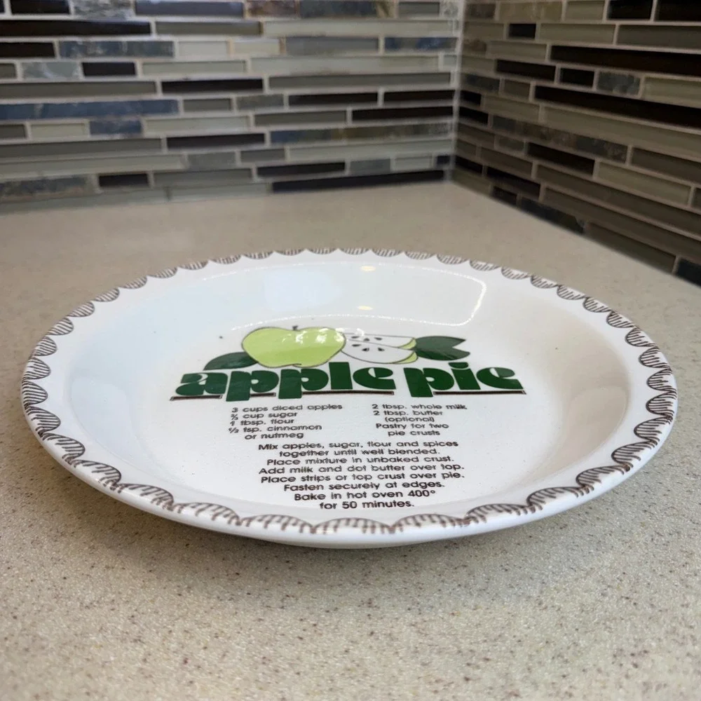 VTG 1970 Ceramic Apple Pie Recipe Dish 10